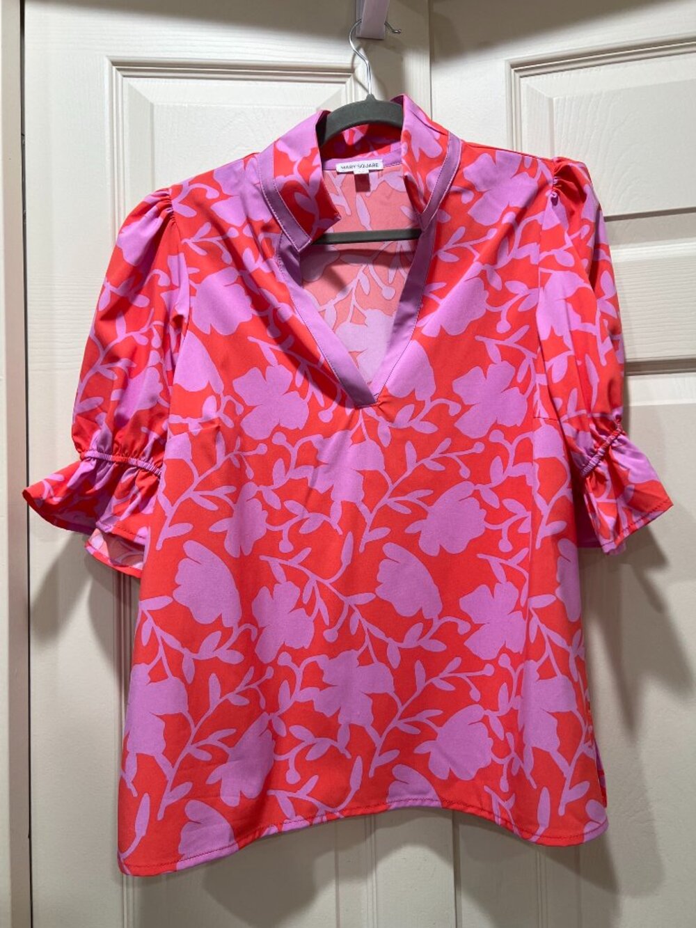 Women's Mary Square Floral Blouse Puff Sleeve V-Neck Collared Top - Medium